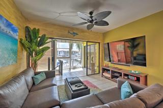 Relaxing Waterfront 2-Story Retreat with Pool Access - Naples - 3