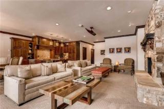 Luxury Ski In, Ski Out 2 Bedroom Mountain Residence In The Heart Of Lionshead Village With Heated Slope Side Pool And Hot Tub - 4