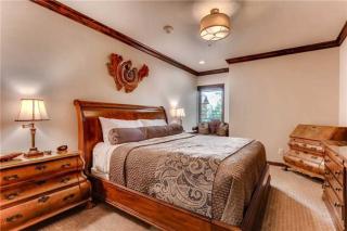 Luxury Ski In, Ski Out 2 Bedroom Mountain Residence In The Heart Of Lionshead Village With Heated Slope Side Pool And Hot Tub - 2