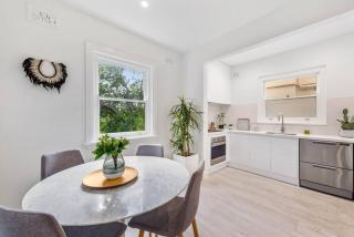 Stylish Bondi Beachside Abode - Sydney - 8