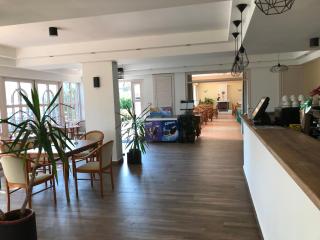 Zsanett Hotel - Balatonkeresztúr - 6