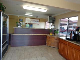 Knights Inn Phoenix at N Black Canyon Hwy - Phoenix - 4
