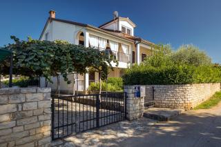 Charming Funtana apartments + Free Bikes - Funtana - 0