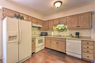 Quaint Angel Fire Townhome half Mi to Ski Slopes! - 4