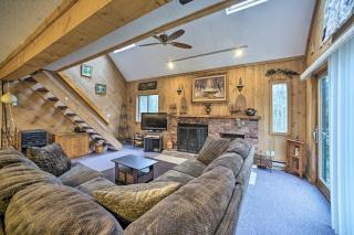 Cozy Mountain Retreat with Deck about 3 Mi to Mount Snow - West Dover - 7