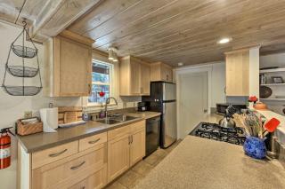 Peaceful Cottage with Grill and Yard in Grass Valley! - Grass Valley - 1