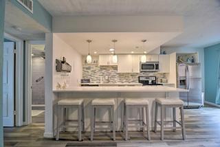 Walk to Ocean St Pete Beach Condo with Pool Access - 7