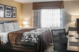 Sleep Inn & Suites Devils Lake - Devils Lake - 2