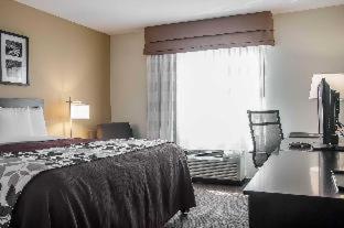 Sleep Inn & Suites Devils Lake - 1