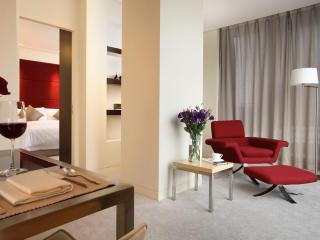 Howard Johnson Parkland Hotel Dalian - Dalian - 1