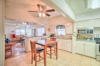 4 Miles to Lake Jacksboro Cozy Texas Cottage - 1