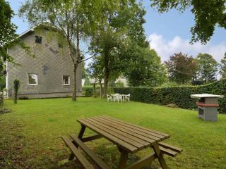 Holiday Home with Garden, Heating, Barbecue - Butgenbach - 4