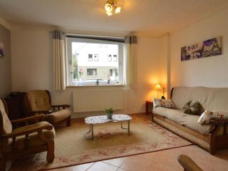 Holiday Home with Garden, Heating, Barbecue - Butgenbach - 9