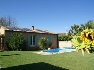Holiday Home in Noves with Swimming Pool - Noves - 3