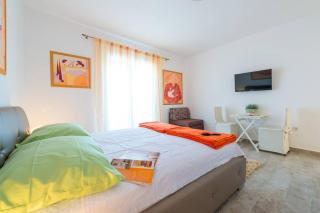 Mihaela & Brigita BayView Studio Apartments - 4