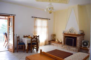 Pine tree house - Troulos - 7