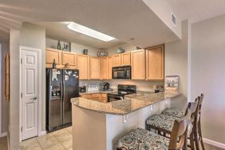 Destin Condo with Amenities and Pool Less Than half Mi to Beach - Destin - 2
