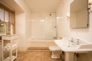 Peterstone Court Country House Restaurant & Spa - 9