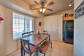 Lake Havasu Home with Fire Pit and Grill, 4 Mi to Lake - Lake Havasu City - 4
