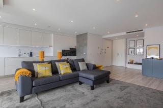 Modern & Charming Apartment W/Pool by LovelyStay - 4