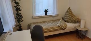 Schöne, renovierte und optimal gelegene Wohnung OG - Weißkirchen - 6