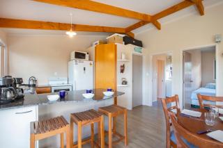 The Hideaway - Omaha Holiday Home - 2