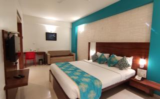 The Temple View Hotel - Shirdi - 6