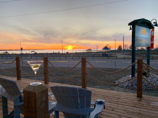 Paradise Inn On the Beach - Port Elgin - 3