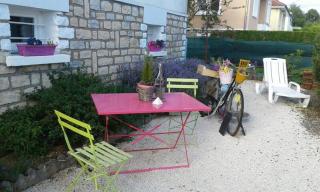 blue room, kitchenette - 5