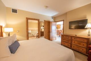 Kid-Friendly 2 bedroom 3 bathroom condo - Slopeside condo - Crested Butte - 1