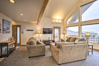 Logan Road Lookout, Lincoln City Home with Game Room - 5