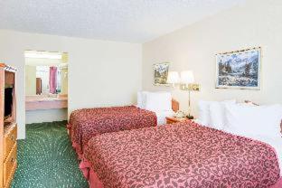 Days Inn by Wyndham Newport - 8