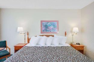 Days Inn by Wyndham Newport - Newport - 6