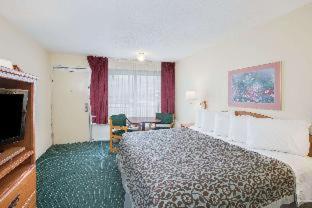 Days Inn by Wyndham Newport - 3