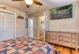Saddleback Retreat, Game Room, Hot Tub, WIFI, 1089 FREE tickets each paid day, Dollywood and More - Sevierville - 5