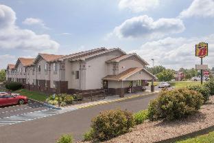 Super 8 by Wyndham Christiansburg/Blacksburg Area - Christiansburg - 1