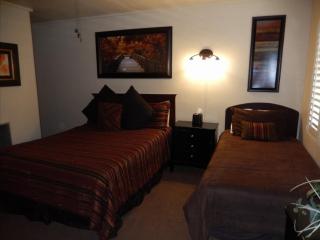 The Gateway Restaurant & Lodge - 5