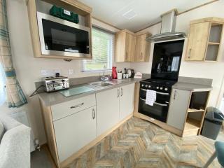 Goosewing Lakeside Lodge - South Cerney - 4