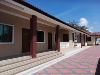 Faris's Homestay & Resort - Pasir Puteh - 5