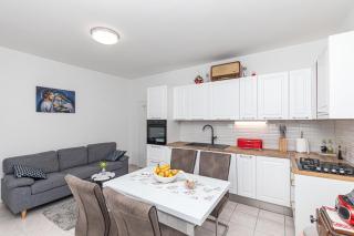 Apartment ASTRID 5 m from BEACH - Vinišće - 2