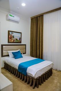HOTEL GLOBUS - 1