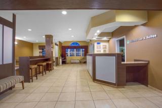 Microtel Inn & Suites by Wyndham Harrisonburg - Harrisonburg - 9