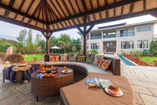 Umber Villa by StayVista - 5BHK Luxurious Villa with a Pvt Pool & Lawn - 1