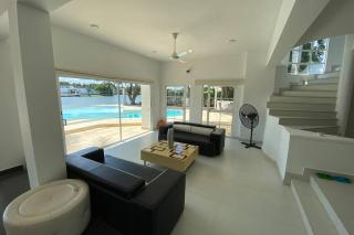 Espectacular Casa Condominio Lagos del Peñón Girardot-Colombia - Girardot - 3
