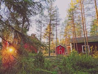 Omatoimista mökkimajoitusta luonnon keskellä - 0