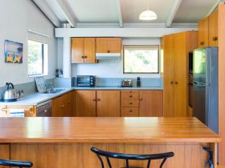 Serene Sounds - Anakiwa Holiday Home - 3