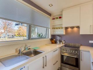 Brow Peak View - Arrowtown Holiday Home - 1