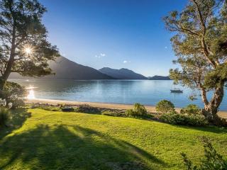Sounds Magic - Moetapu Bay Bach - Ohingaroa - 0