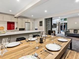 The Hillvue with Spa - Arrowtown Holiday Home - 4