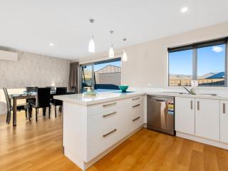 Pisa Oasis - Cromwell Holiday Home - 5